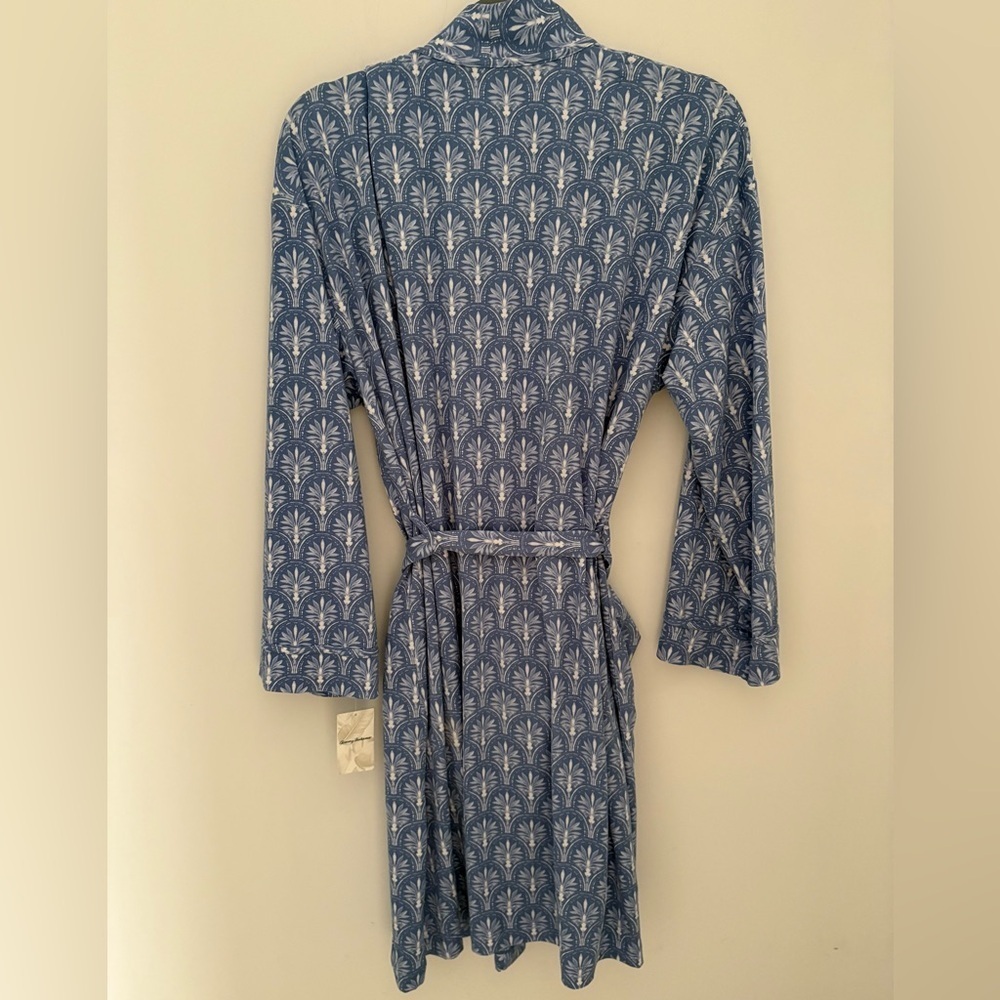 NWT TOMMY BAHAMA Short Robe Tropical Print Blue White Long Sleeve Size S/M P/M - Picture 2 of 6